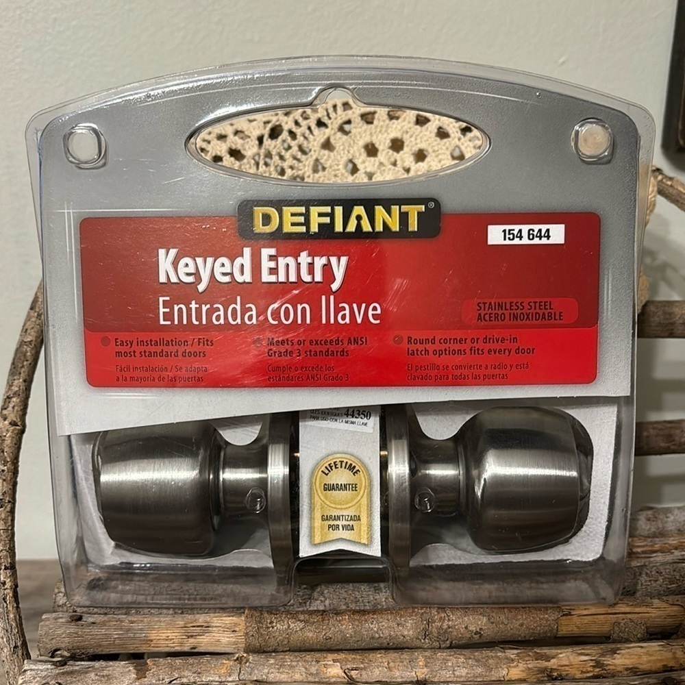 NEW IN PACKAGING DEFIANT KEYED ENTRY 154 644